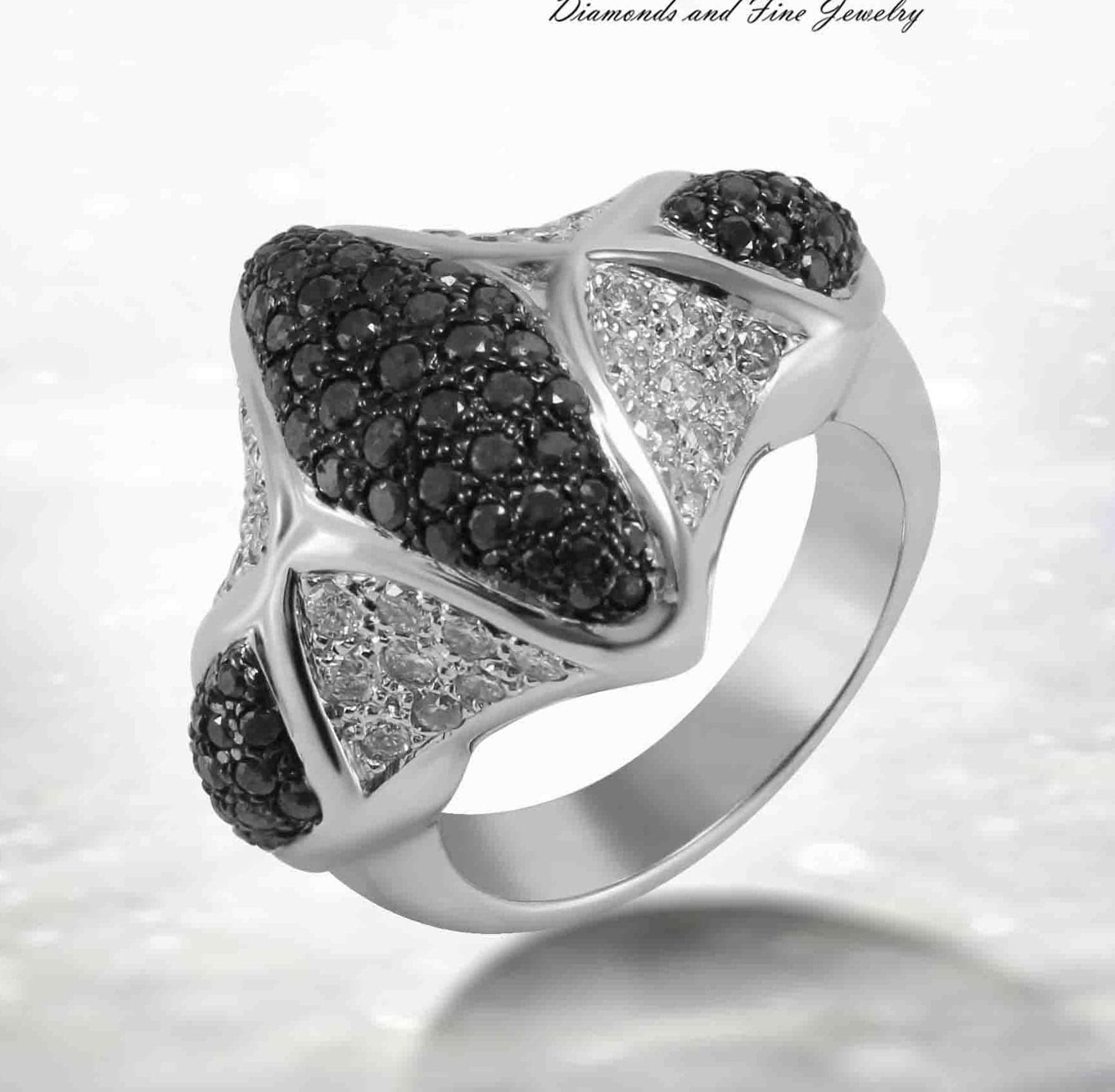 RING 18KKWGOLD s/w Black & White Diamond