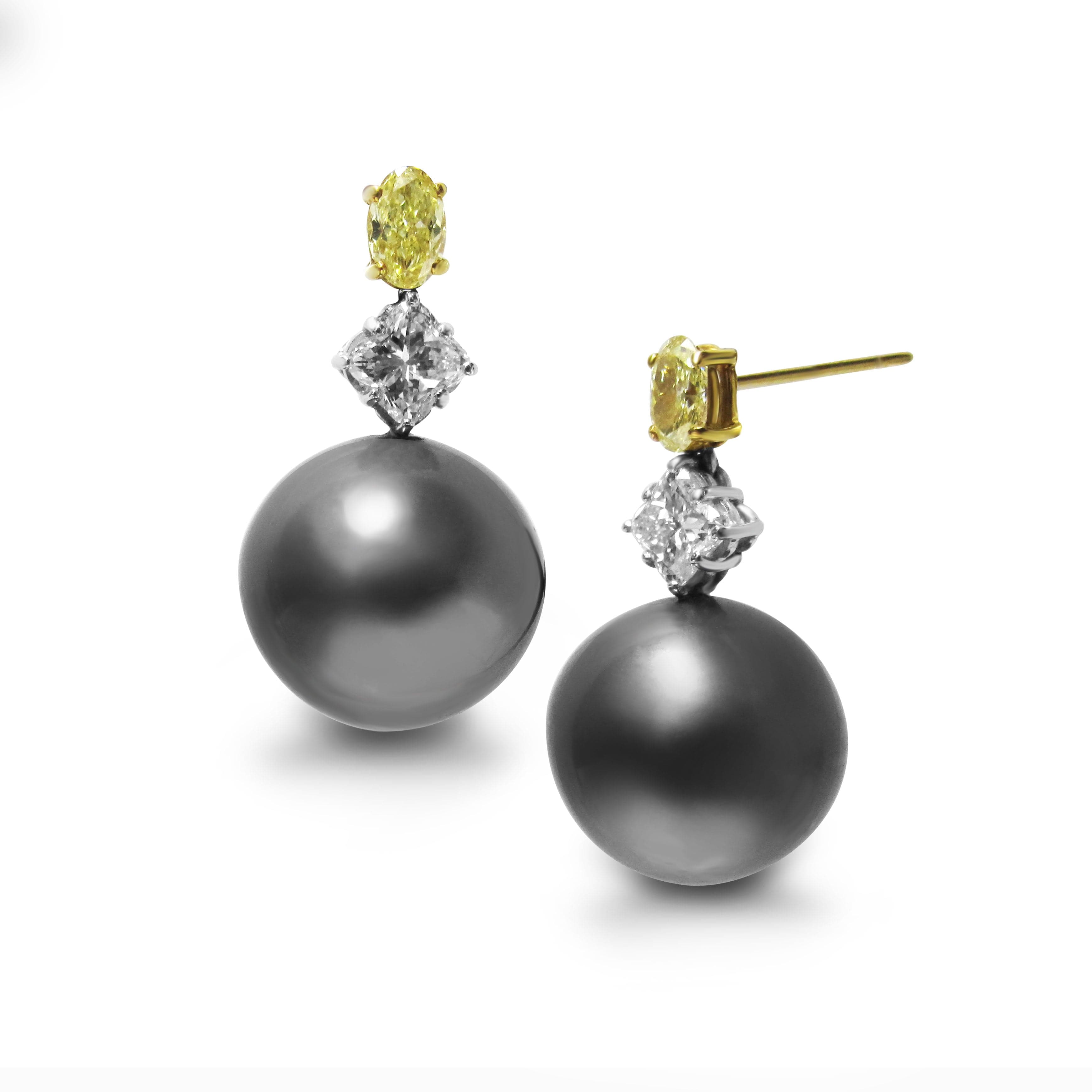 Earrings 18KW&YGOLD with Lily Cut Diamond, Fancy Intense Diamond & Pearls